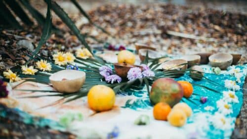 Build a Solstice Altar